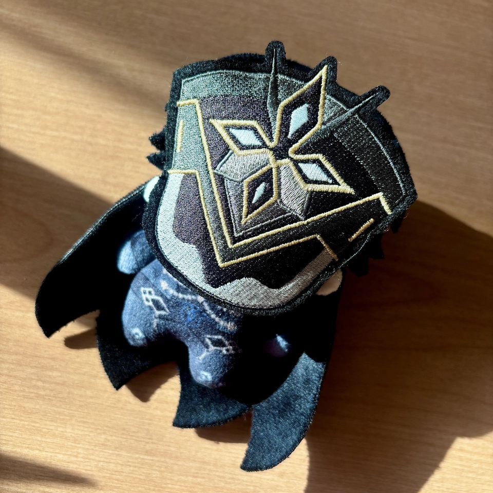 Anime Cosplay With Mask - 10cm Genshin Impact II Capitano Plushie